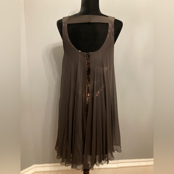 Nearly New ELIE TAHARI Brown Sequinned Dress With Silk Chiffon Overlay, size 8 - Picture 2 of 8